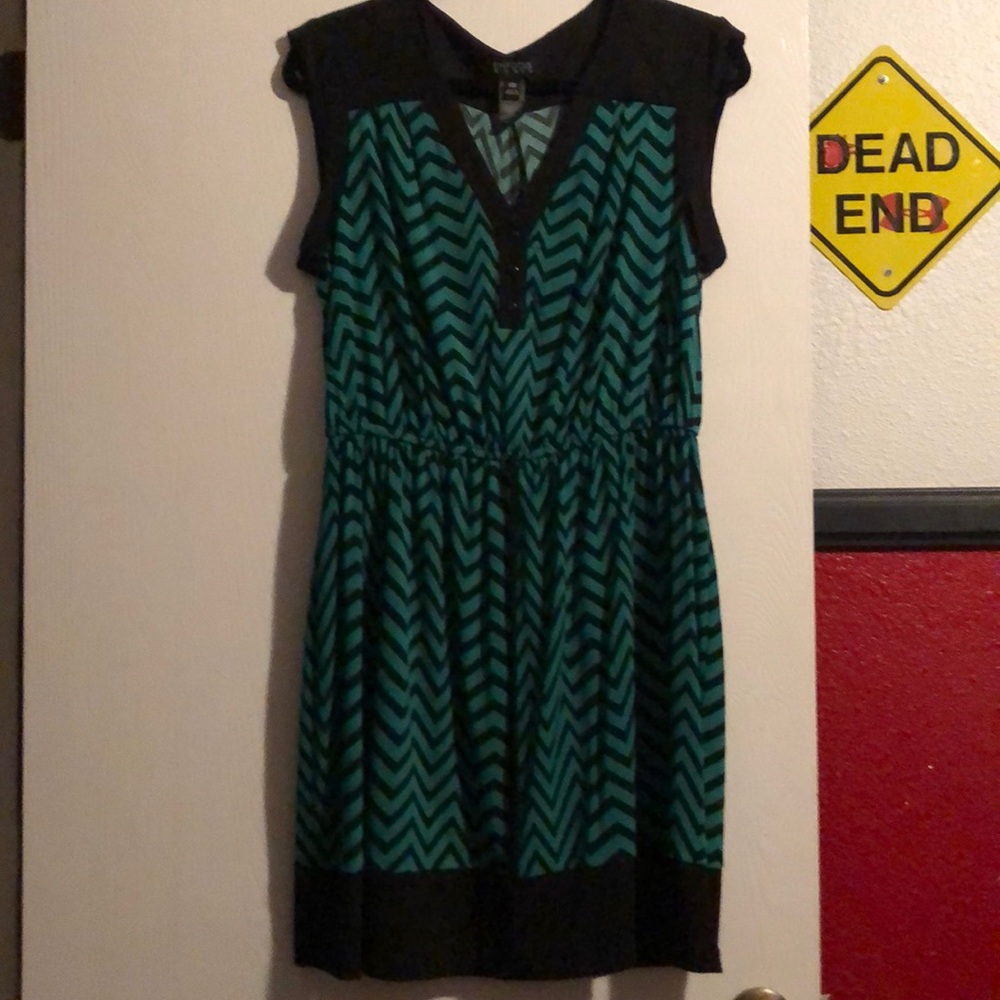 Black and Green Chevron Knee Length Dress